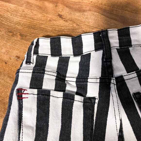 2 FOR $15 BDG High Rise Stripped Shorts - Picture 12 of 16